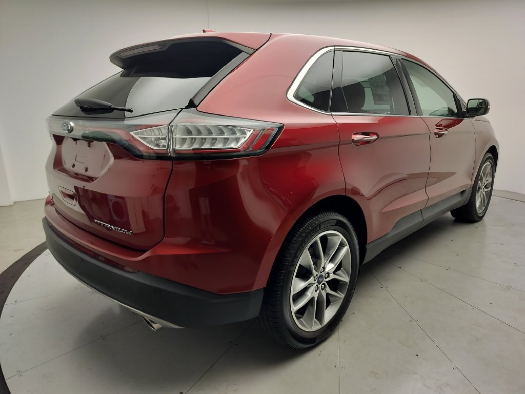 Used 2018 Ford Edge Titanium w/ Equipment Group 301A FWD image 3