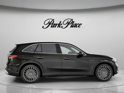 Used 2026 Mercedes-Benz GLC 300 4MATIC image 25