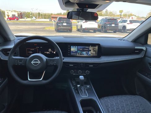Certified 2025 Nissan Kicks SV w/ SV Premium Package FWD image 12