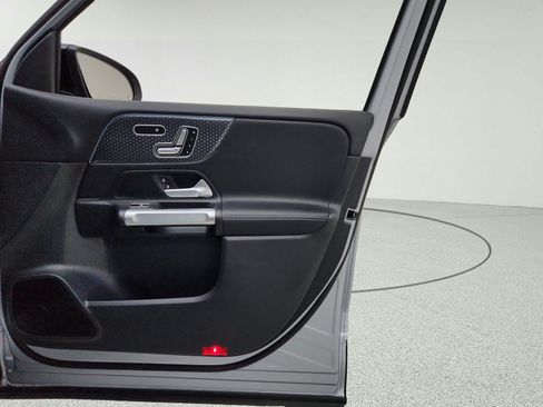 Certified 2026 Mercedes-Benz GLB 250 image 28