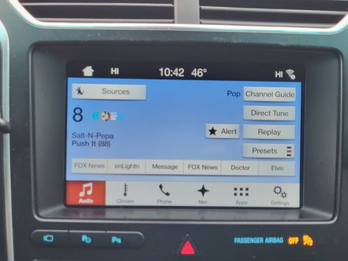 Used 2017 Ford Explorer Platinum image 30