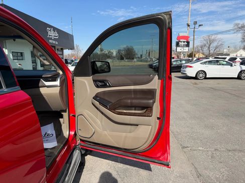 Used 2015 Chevrolet Suburban LT image 13