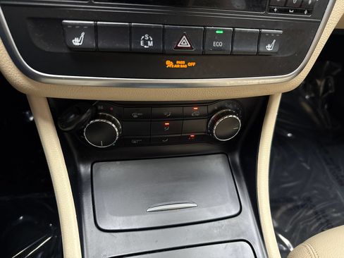 Used 2014 Mercedes-Benz CLA 250 image 27