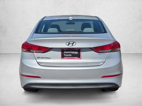 Used 2018 Hyundai Elantra SEL FWD image 7