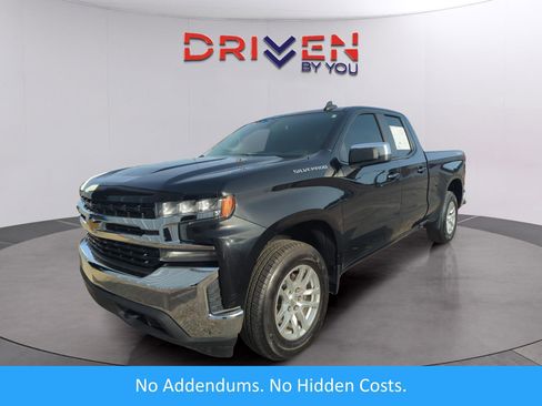 Used 2020 Chevrolet Silverado 1500 LT w/ Trailering Package image 1
