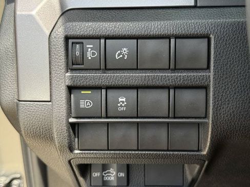 Used 2025 Toyota Tacoma TRD Sport AWD/4WD image 26