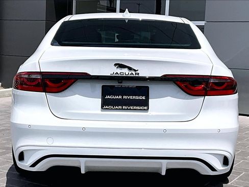 Used 2024 Jaguar XF R-Dynamic SE AWD/4WD image 4