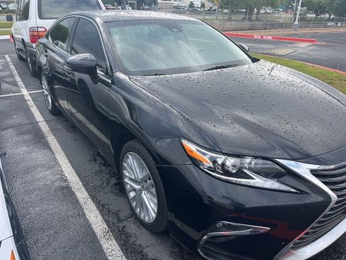 Used 2018 Lexus ES 350 w/ Luxury Package w/Wood Trim image 3