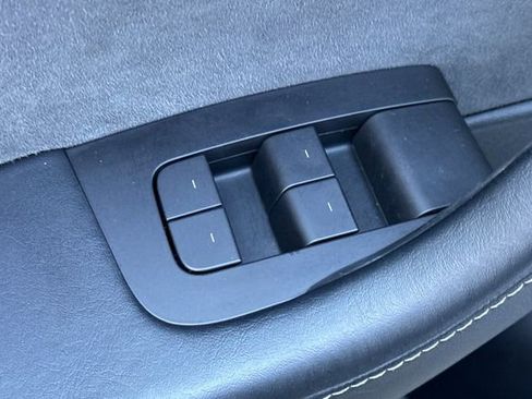 Used 2021 Tesla Model Y Long Range image 12