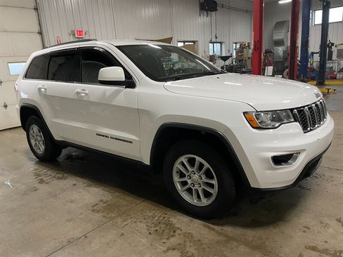 Used 2019 Jeep Grand Cherokee Laredo w/ Security & Convenience Group AWD/4WD image 5