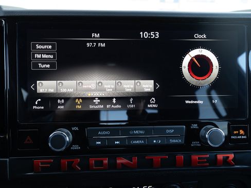 Used 2025 Nissan Frontier PRO-4X image 24