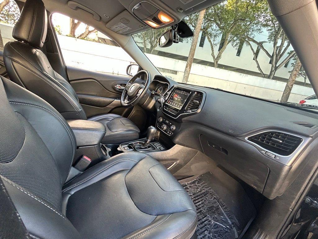 Used 2019 Jeep Cherokee Limited FWD image 30