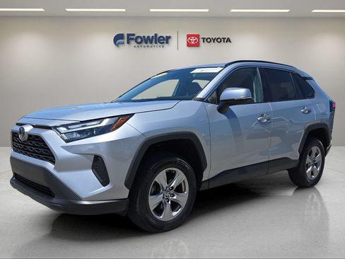 Used 2023 Toyota RAV4 XLE FWD image 3