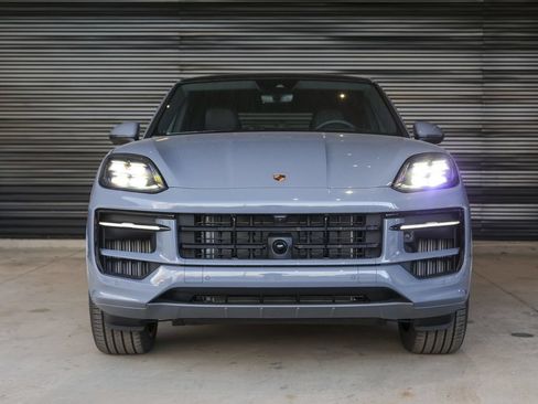 New 2026 Porsche Cayenne Coupe AWD/4WD image 10