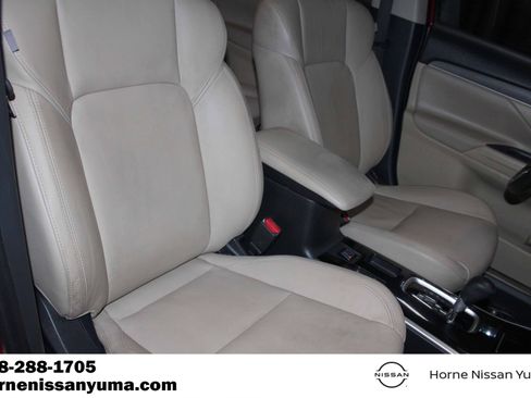 Used 2019 Mitsubishi Outlander FWD image 6
