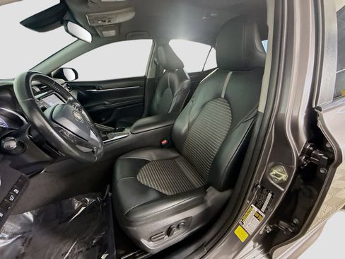 Used 2020 Toyota Camry SE image 21