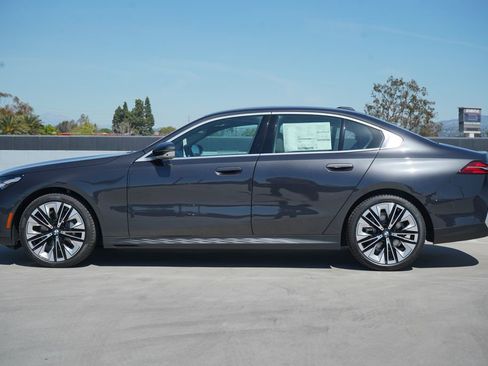 New 2026 BMW 530i w/ Premium Package RWD image 4