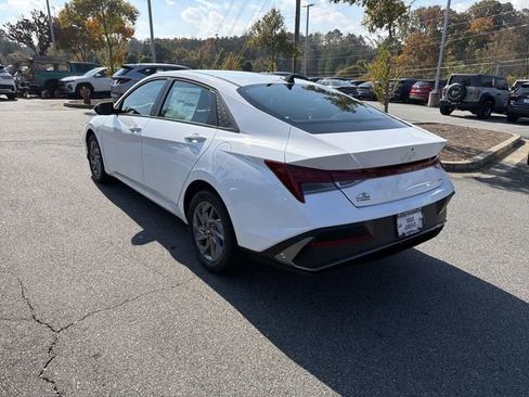 New 2026 Hyundai Elantra Blue image 5