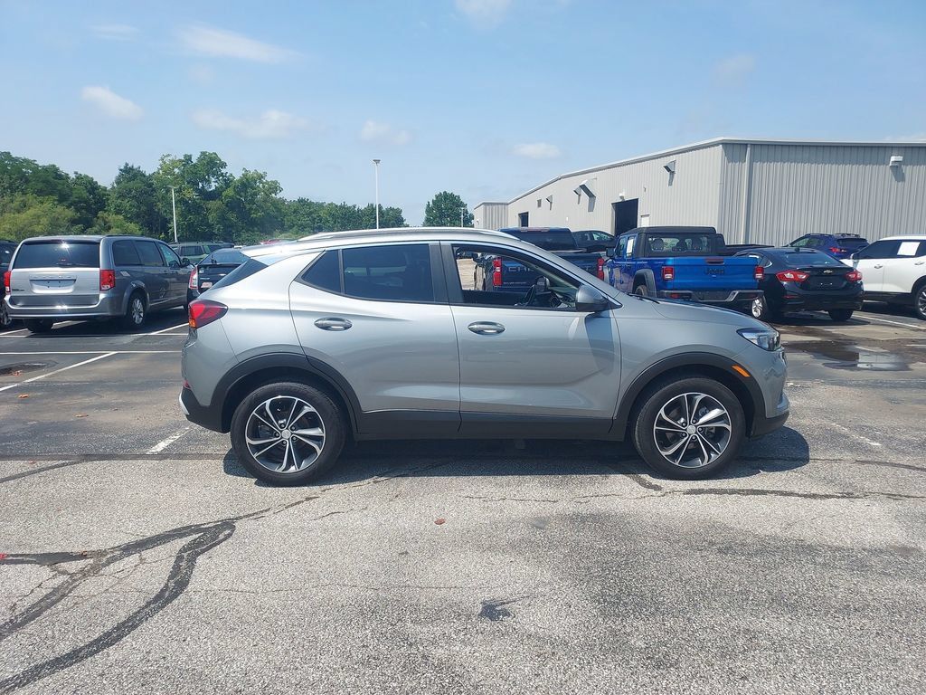 Used 2023 Buick Encore GX Select w/ Safety Package II AWD/4WD image 8