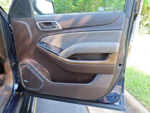 Used 2019 GMC Yukon Denali w/ Denali Ultimate Package AWD/4WD image 29