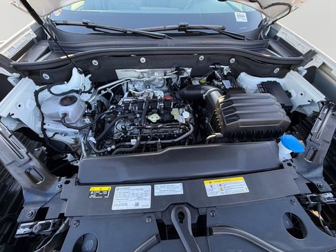 Used 2024 Volkswagen Atlas SE image 9