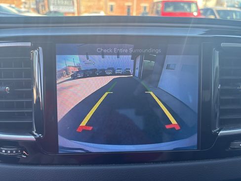 Used 2017 Chrysler Pacifica Touring-L Plus image 28