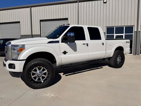 Used 2014 Ford F350 Platinum image 2