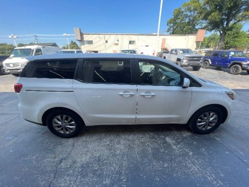 Used 2021 Kia Sedona LX FWD image 7