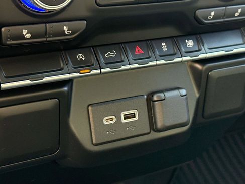 Used 2022 GMC Sierra 1500 Elevation image 29