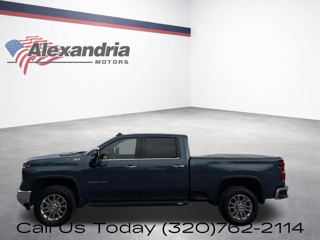 Used 2024 Chevrolet Silverado 3500 LTZ w/ LTZ Plus Package AWD/4WD image 3