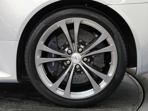 Used 2017 Aston Martin V12 Vantage S RWD image 10