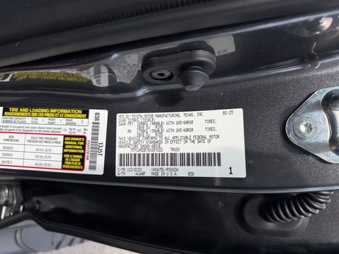 Used 2025 Toyota Tundra SR5 w/ SR5 Premium Package AWD/4WD image 30