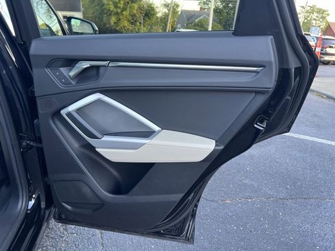 Used 2023 Audi Q3 2.0T Premium image 36