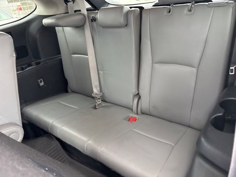 Used 2020 Toyota Highlander XLE image 5