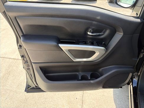 Used 2023 Nissan Titan SV RWD image 15