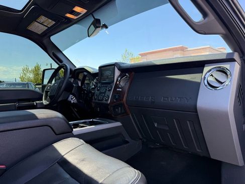 Used 2016 Ford F250 Lariat w/ Lariat Ultimate Package AWD/4WD image 29