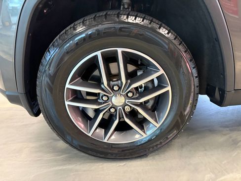 Used 2017 Jeep Grand Cherokee Limited AWD/4WD image 22