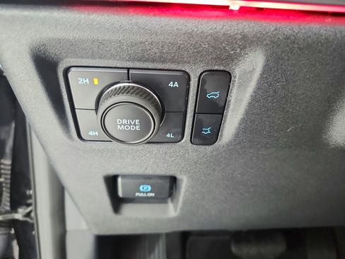 Used 2025 Ford Expedition Platinum AWD/4WD image 26