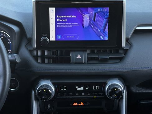 Used 2024 Toyota RAV4 SE image 18