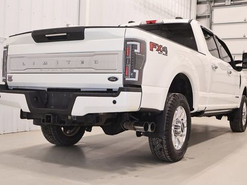 Used 2020 Ford F350 Limited image 9