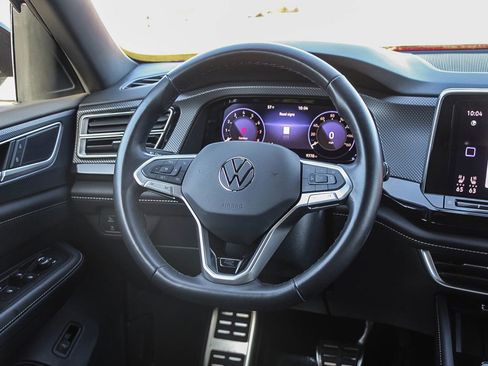 Used 2025 Volkswagen Atlas Cross Sport SEL R-Line image 15