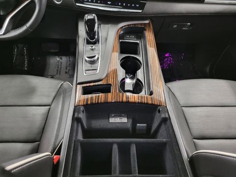 Used 2024 Cadillac Escalade ESV Premium Luxury image 19