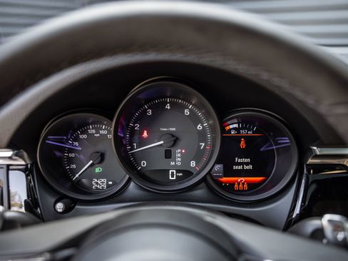 Certified 2026 Porsche Macan AWD/4WD image 18