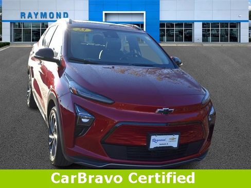 Certified 2023 Chevrolet Bolt EUV Premier w/ Sun & Sound Package image 9