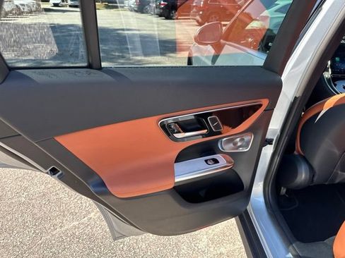 Used 2026 Mercedes-Benz GLC 300 image 10