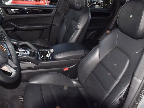 Used 2023 Porsche Cayenne image 22