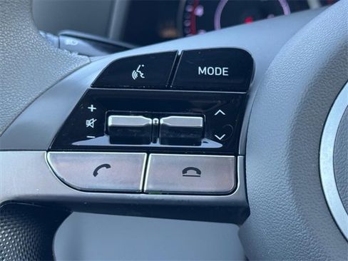 Used 2023 Hyundai Elantra SEL image 15