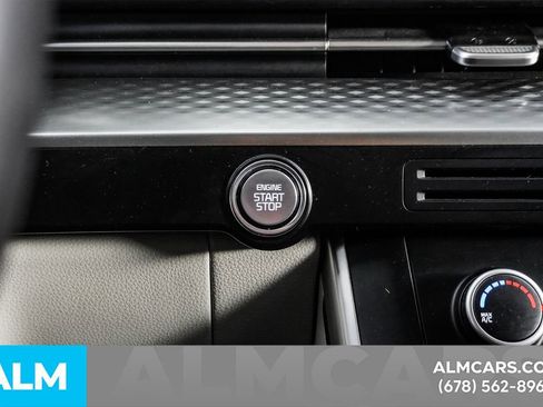 Used 2024 Kia Carnival LX image 28