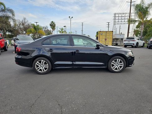 Used 2017 Volkswagen Jetta S image 4