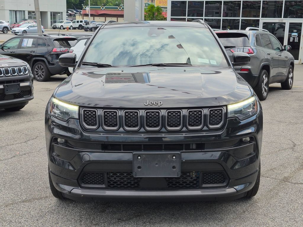 Used 2023 Jeep Compass High Altitude AWD/4WD image 3